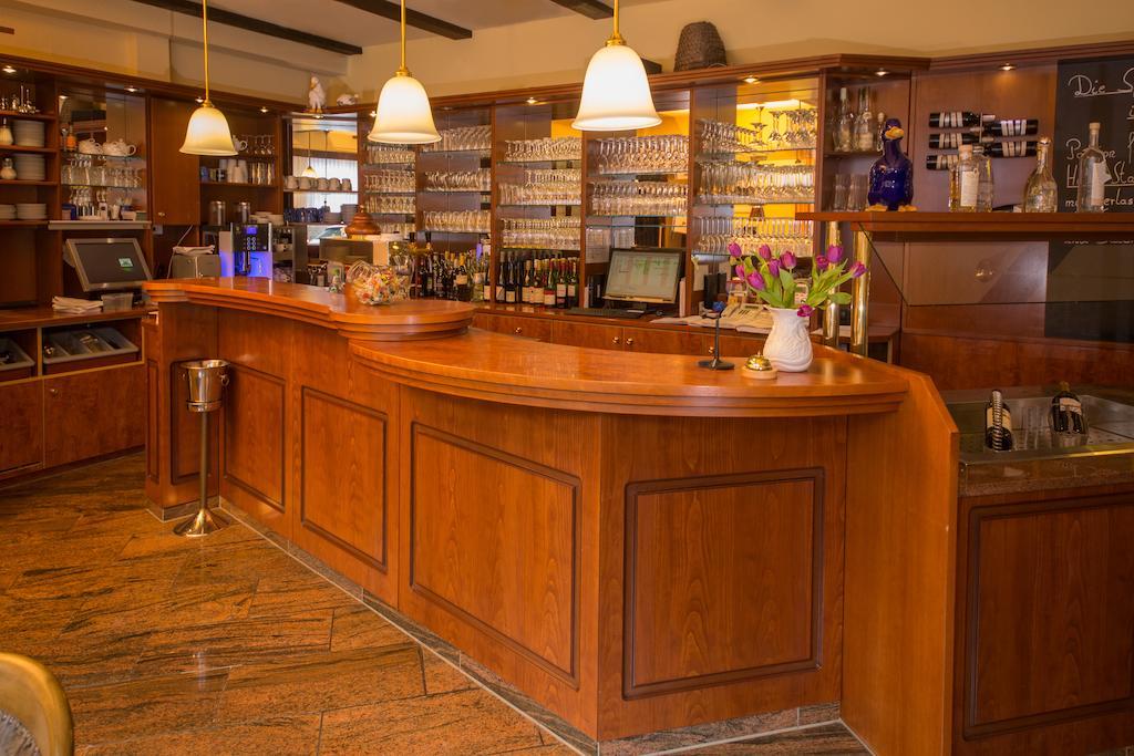 舍夫勒加尼i酒店 鲁纳 外观 照片